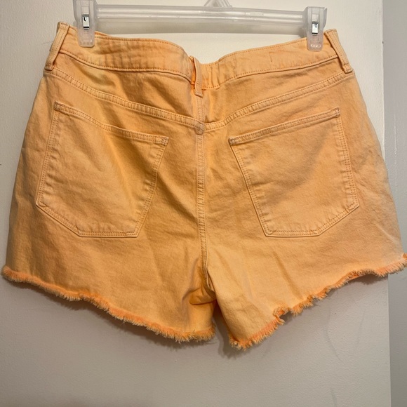 Universal Thread Shorts - Picture 2 of 2
